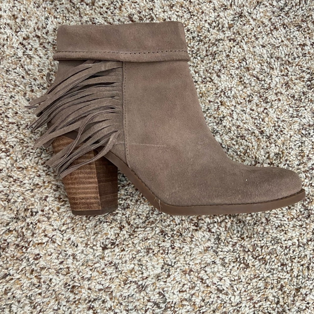 Heeled ankle booties